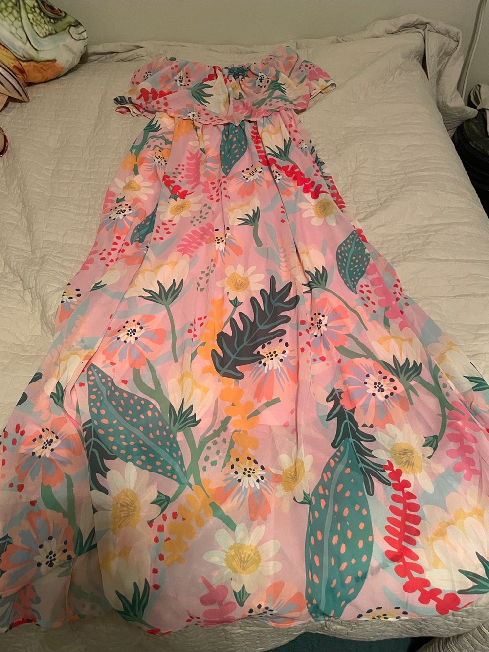 Womens Pink Floral Maxi Dress - pictures don’t show how beautiful it is